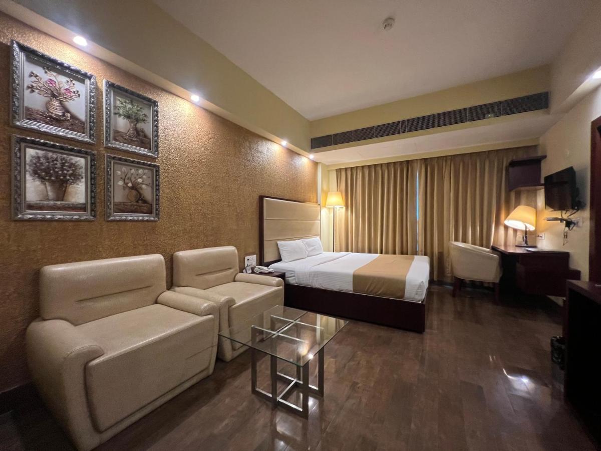 Hotel O2 Oxygen Колката Екстериор снимка